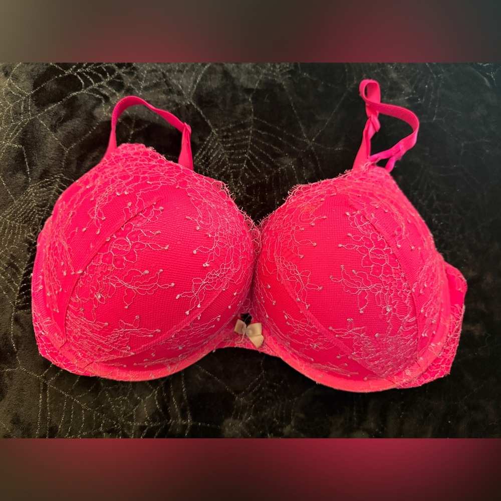 Victoria’s Secret Bombshell Bra 38D